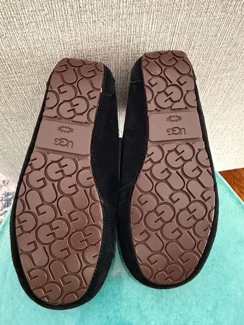 UGG Alena Black Suede Sheepskin Wool-lined Cuff Moccasin Shoes slippers Girls 3